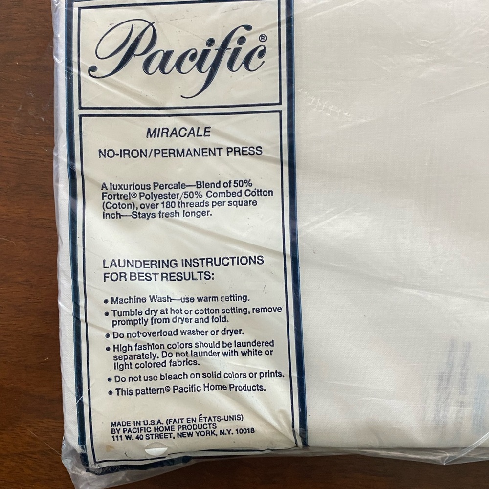 NWT Vintage Pair of Pacific Percale Standard Pillowcases - White